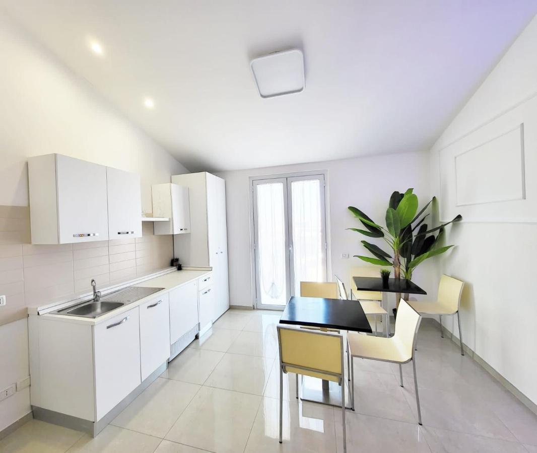 D Annunziohouse Bed & Breakfast Martinsicuro Bagian luar foto